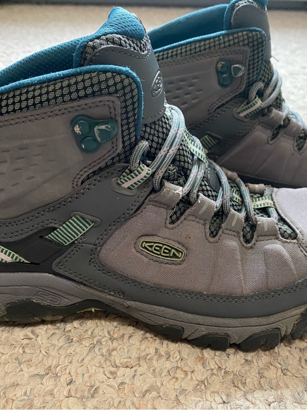 Keen Targhee lll Gray and Teal Women's Hiking Ankle Boots 8